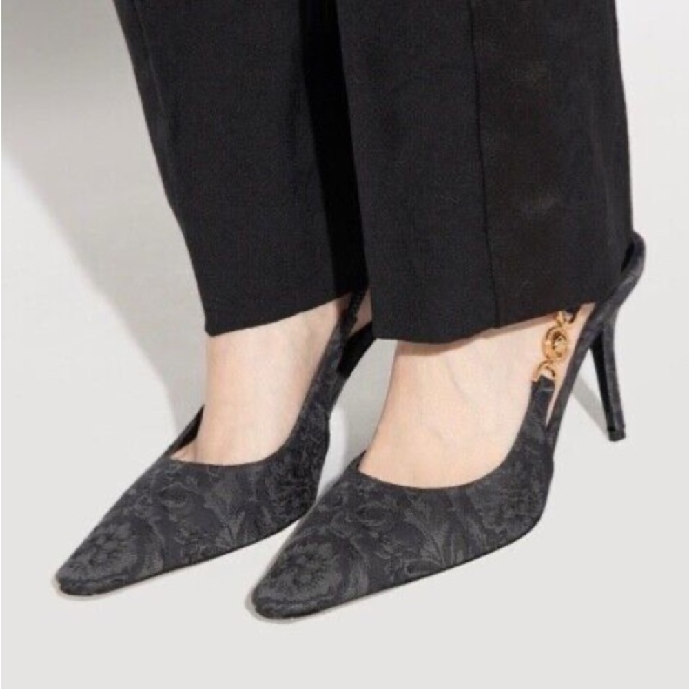 100%- New Authentic VERSACE BAROCCO PUMPS